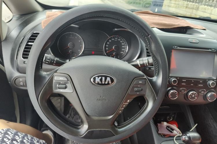 Used Kia K3 2013 1.6L Automatic GLS Steering Wheel