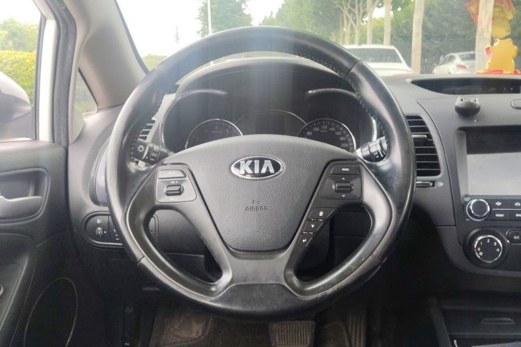Used Kia K3 2013 1.6L Automatic GLS Steering Wheel