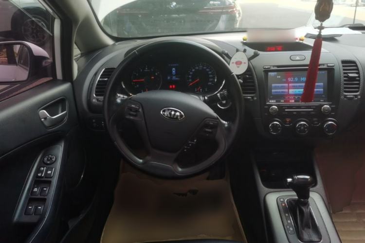 Used Kia K3 2013 1.6L Automatic GLS Steering Wheel