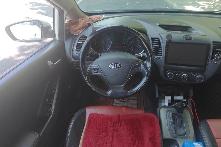 Used Kia K3 2013 1.6L Automatic GLS Steering Wheel