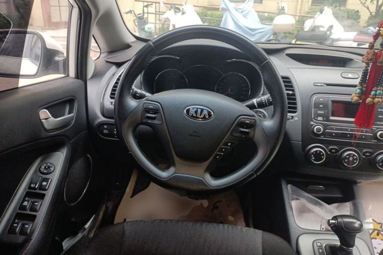 Used Kia K3 2013 1.6L Automatic GLS Steering Wheel