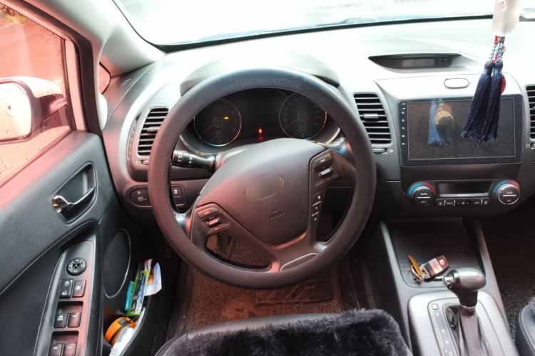 Used Kia K3 2013 1.6L Automatic DLX Steering Wheel