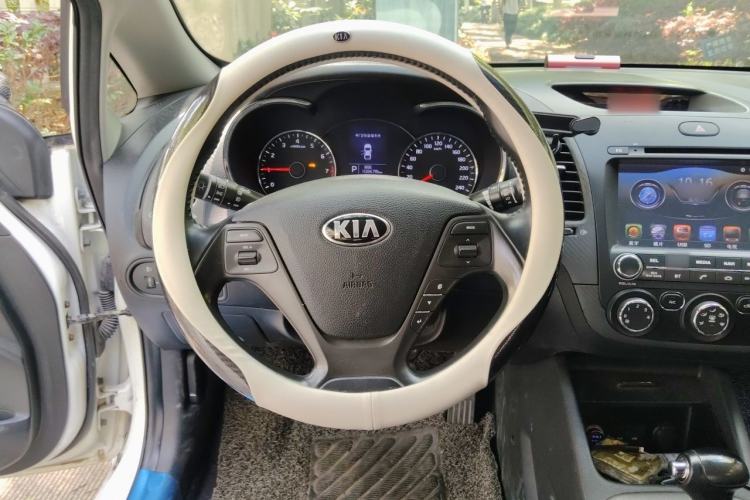 Used Kia K3 2013 1.6L Automatic GLS Steering Wheel