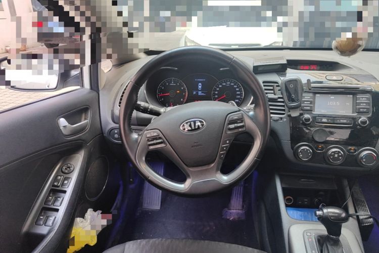 Used Kia K3 2013 1.6L Automatic GLS Steering Wheel