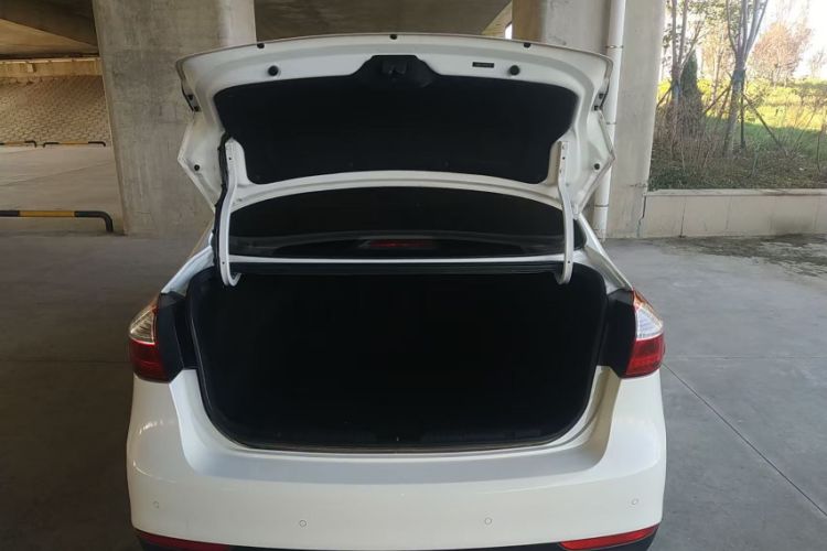 Used Kia K3 2013 1.6L Automatic GLS Trunk
