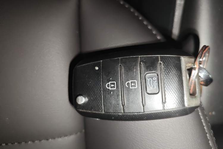 Used Kia K3 2013 1.6L Manual GLS Vehicle Key