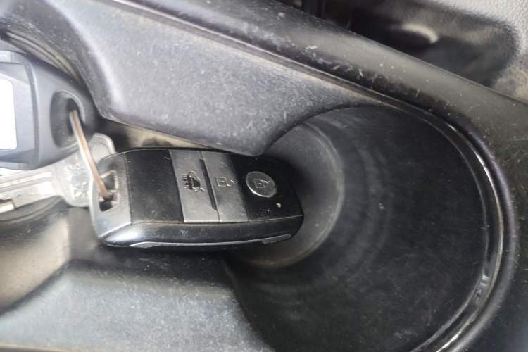 Used Kia K3 2013 1.6L Automatic GLS Vehicle Key