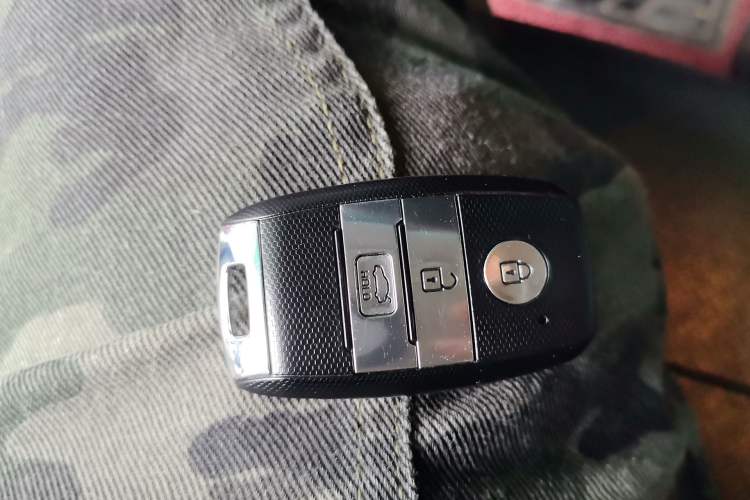 Used Kia K3 2013 1.6L Automatic DLX Vehicle Key