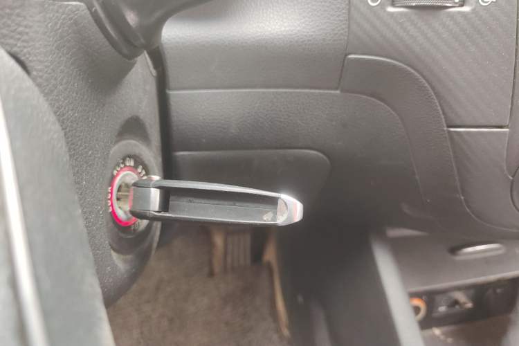 Used Kia K3 2013 1.6L Manual GLS Vehicle Key