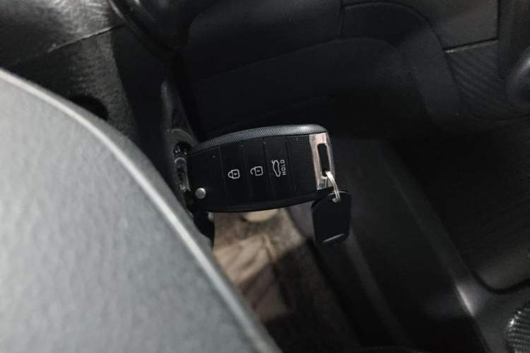 Used Kia K3 2013 1.6L Manual GLS Vehicle Key