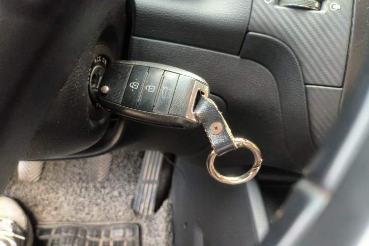 Used Kia K3 2013 1.6L Manual GLS Vehicle Key