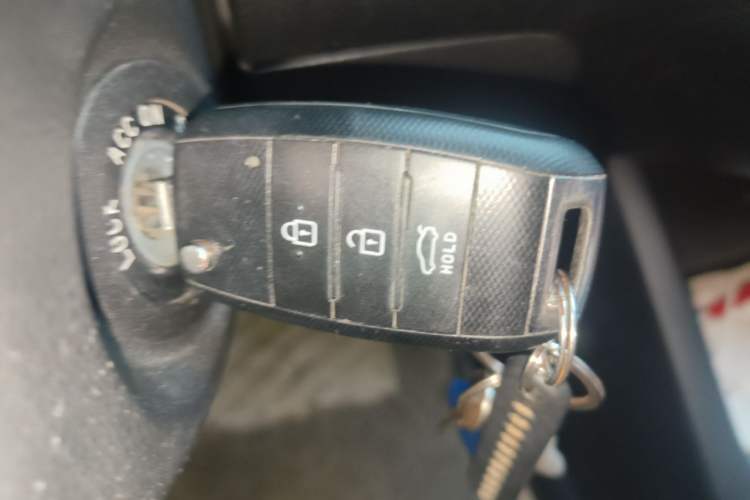Used Kia K3 2013 1.6L Manual GLS Vehicle Key