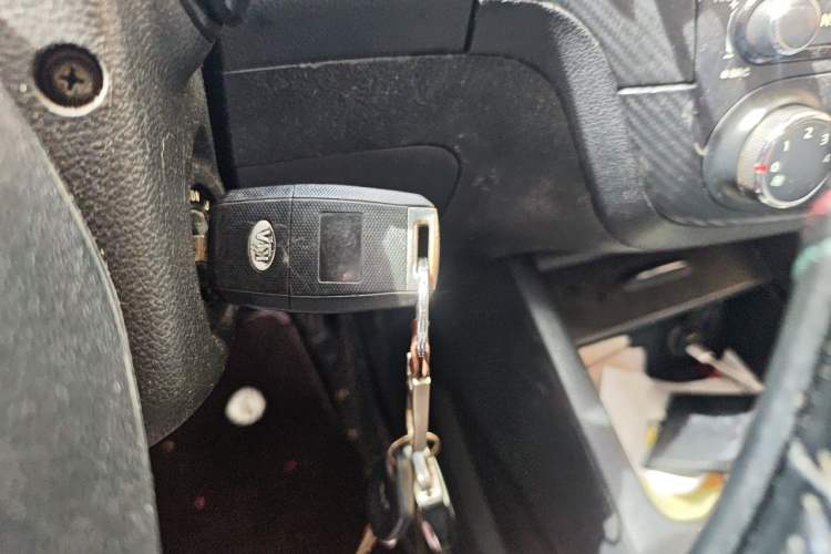 Used Kia K3 2013 1.6L Manual GLS Vehicle Key