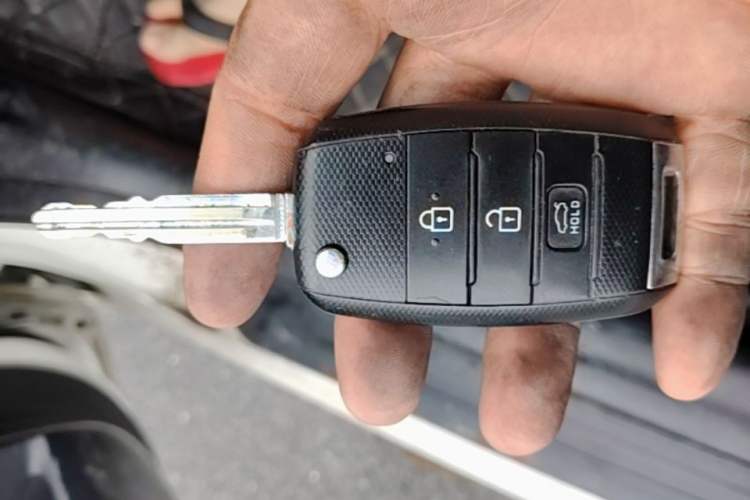 Used Kia K3 2013 1.6L Manual GLS Vehicle Key