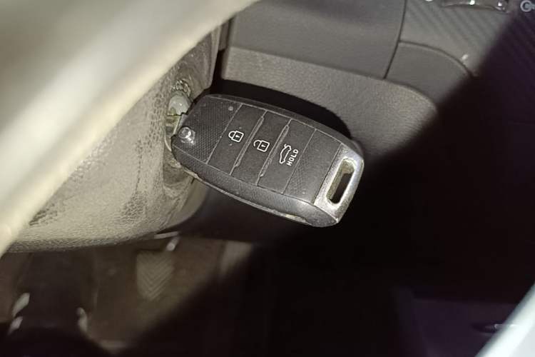 Used Kia K3 2013 1.6L Manual GLS Vehicle Key