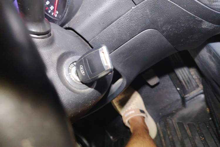 Used Kia K3 2013 1.6L Manual GLS Vehicle Key