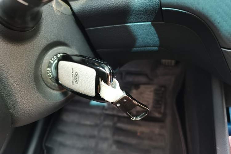 Used Kia K3 2013 1.6L Manual GLS Vehicle Key