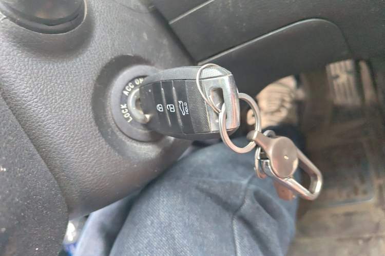 Used Kia K3 2013 1.6L Manual GLS Vehicle Key