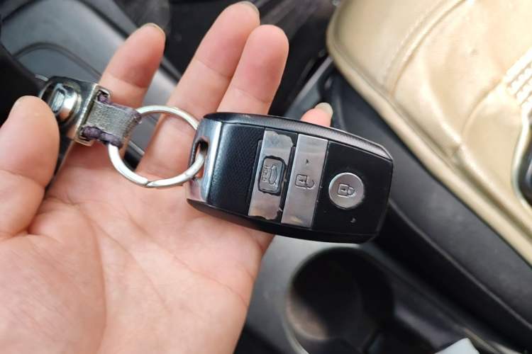 Used Kia K3 2013 1.6L Automatic GLS Vehicle Key