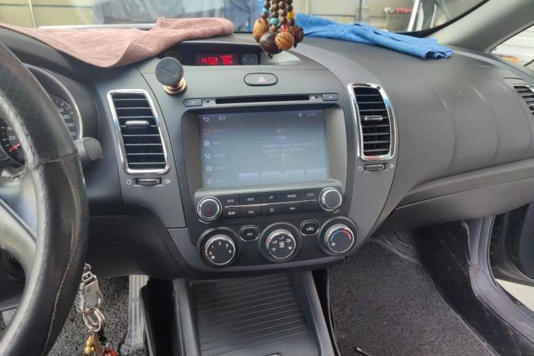 Used Kia K3 2015 1.6L Manual GLS Audio And AC Panel