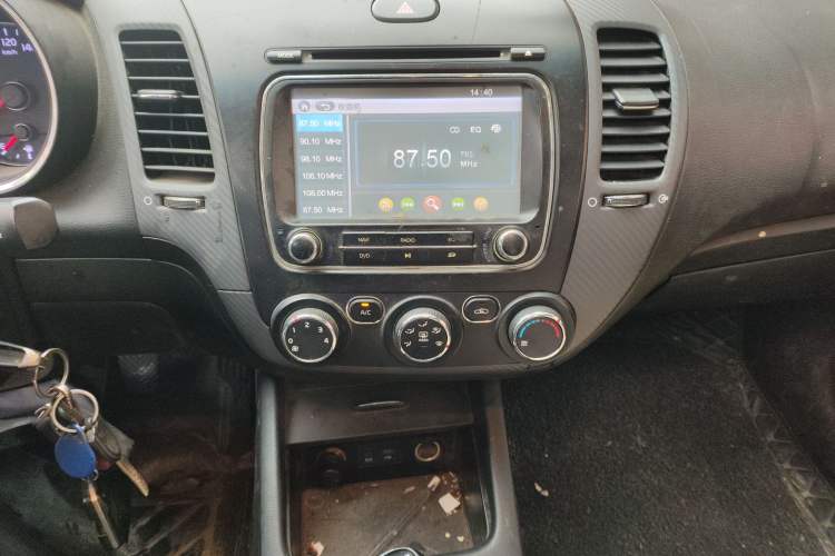 Used Kia K3 2015 1.6L Manual GLS Audio And AC Panel