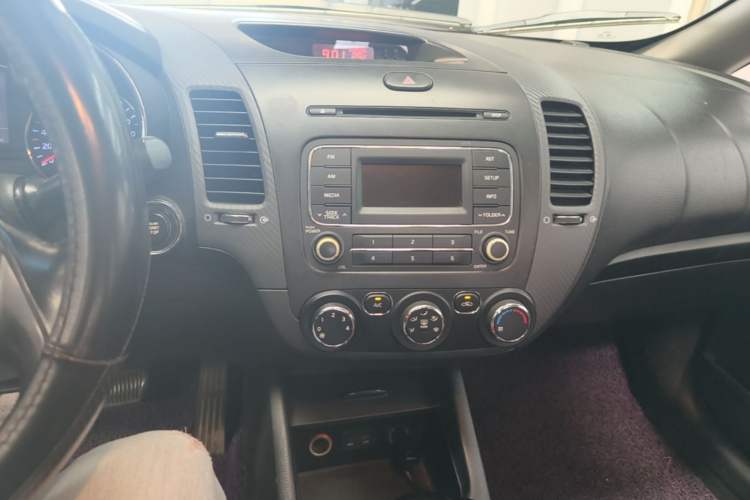 Used Kia K3 2015 1.6L Automatic GLS Audio And AC Panel