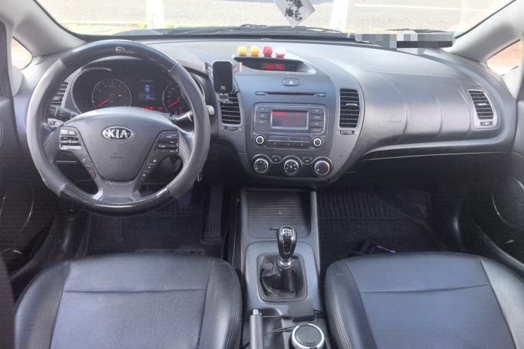 Used Kia K3 2015 1.6L Manual GLS Center Console
