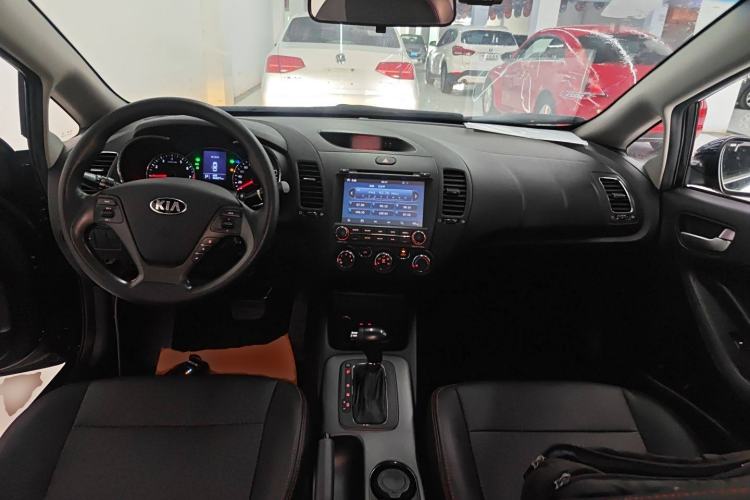 Used Kia K3 2015 1.6L Automatic GL Center Console