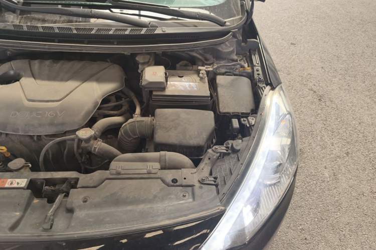 Used Kia K3 2015 1.6L Automatic GLS Engine Bay Left