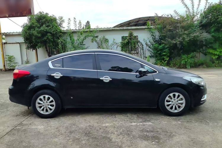Used Kia K3 2015 1.6L Manual GL Front Right 45 Deg