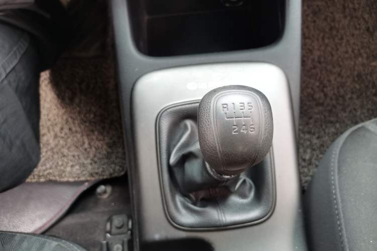 Used Kia K3 2015 1.6L Manual GL Gear Lever