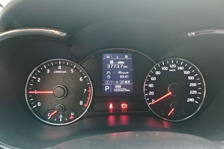 Used Kia K3 2015 1.6L Automatic GLS Instrument Cluster