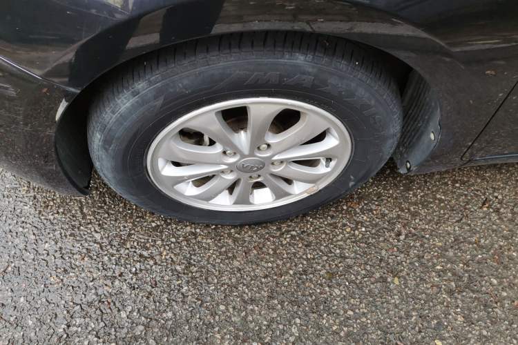 Used Kia K3 2015 1.6L Manual GL Left Front Wheel Hub