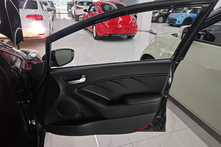 Used Kia K3 2015 1.6L Automatic GL Right Front Door Interior