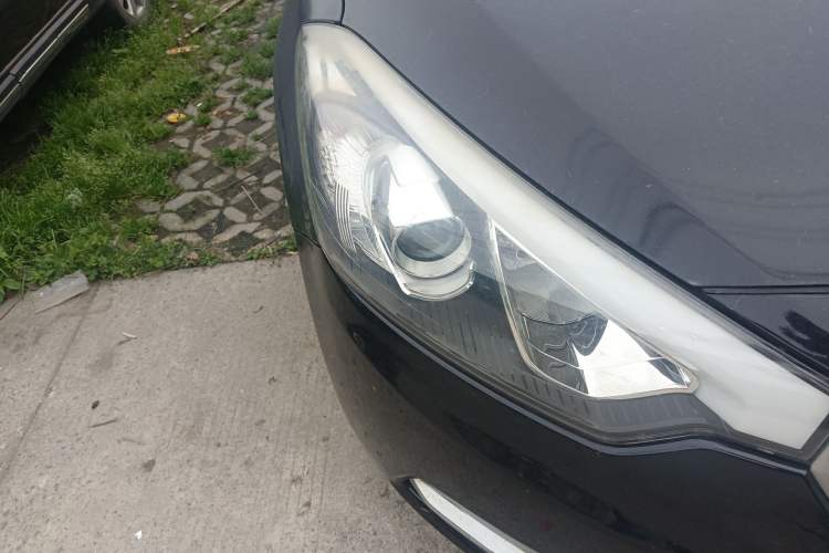 Used Kia K3 2015 1.6L Manual GL Right Front Headlight