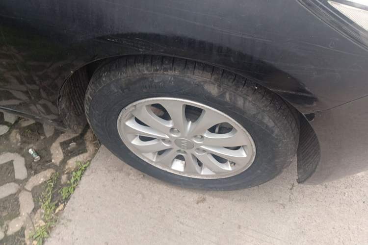 Used Kia K3 2015 1.6L Manual GL Right Front Wheel Hub