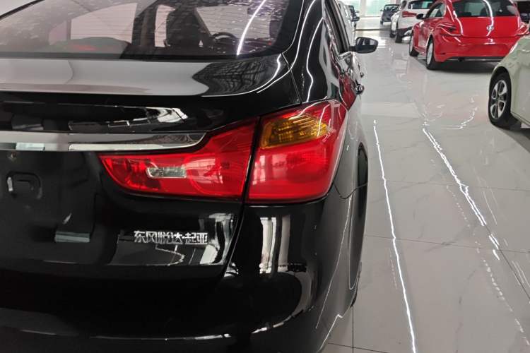 Used Kia K3 2015 1.6L Automatic GL Right Rear Taillight