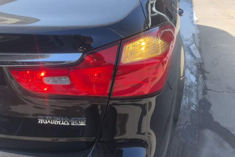 Used Kia K3 2015 1.6L Automatic GLS Right Rear Taillight