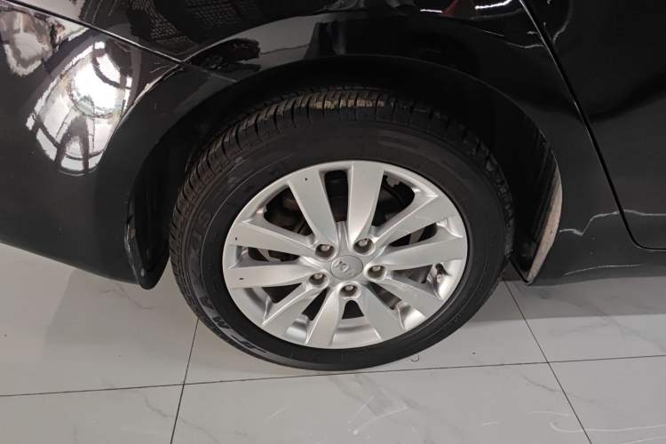 Used Kia K3 2015 1.6L Automatic GL Right Rear Wheel Hub