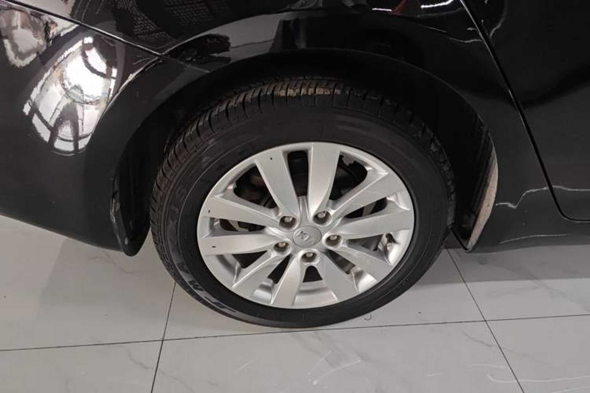 Used Kia K3 2015 1.6L Automatic GL Right Rear Wheel Hub