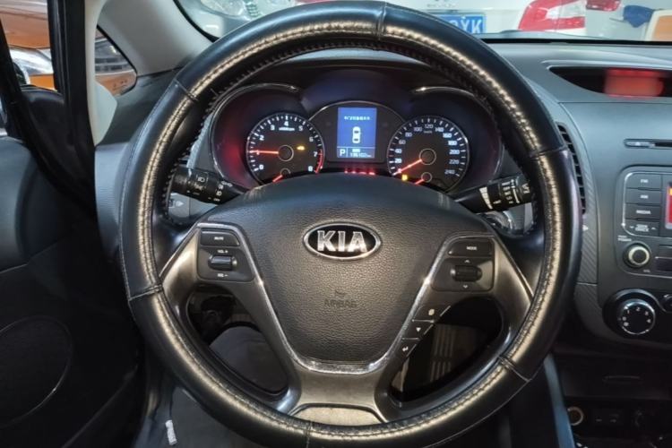 Used Kia K3 2015 1.6L Automatic GLS Steering Wheel