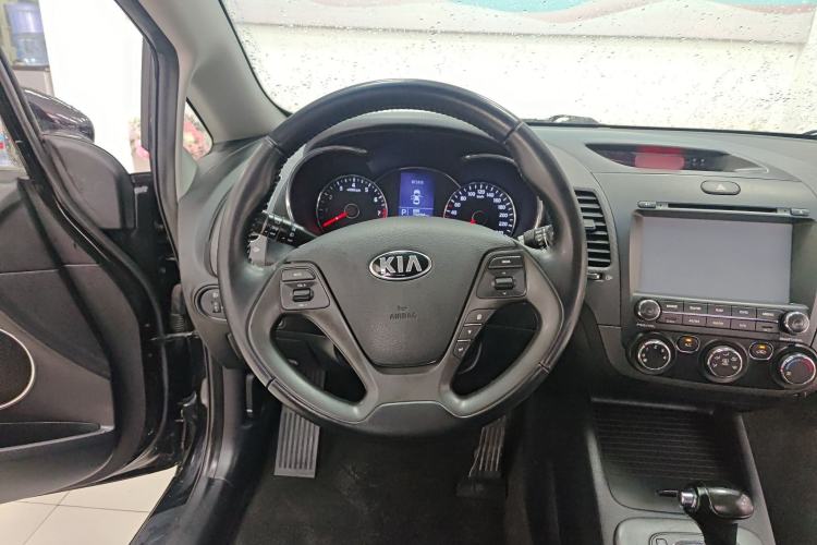 Used Kia K3 2015 1.6L Automatic GLS Steering Wheel