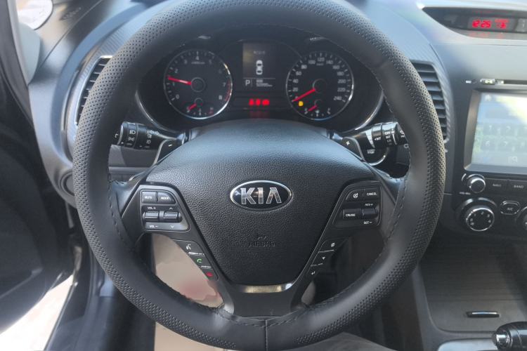 Used Kia K3 2015 1.6L Automatic GLS Steering Wheel