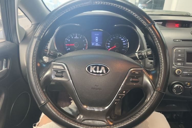 Used Kia K3 2015 1.6L Automatic GLS Steering Wheel