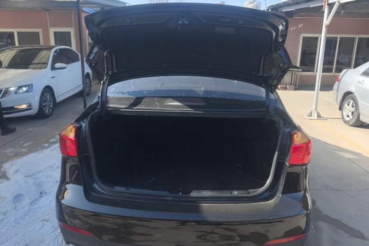 Used Kia K3 2015 1.6L Automatic GLS Trunk