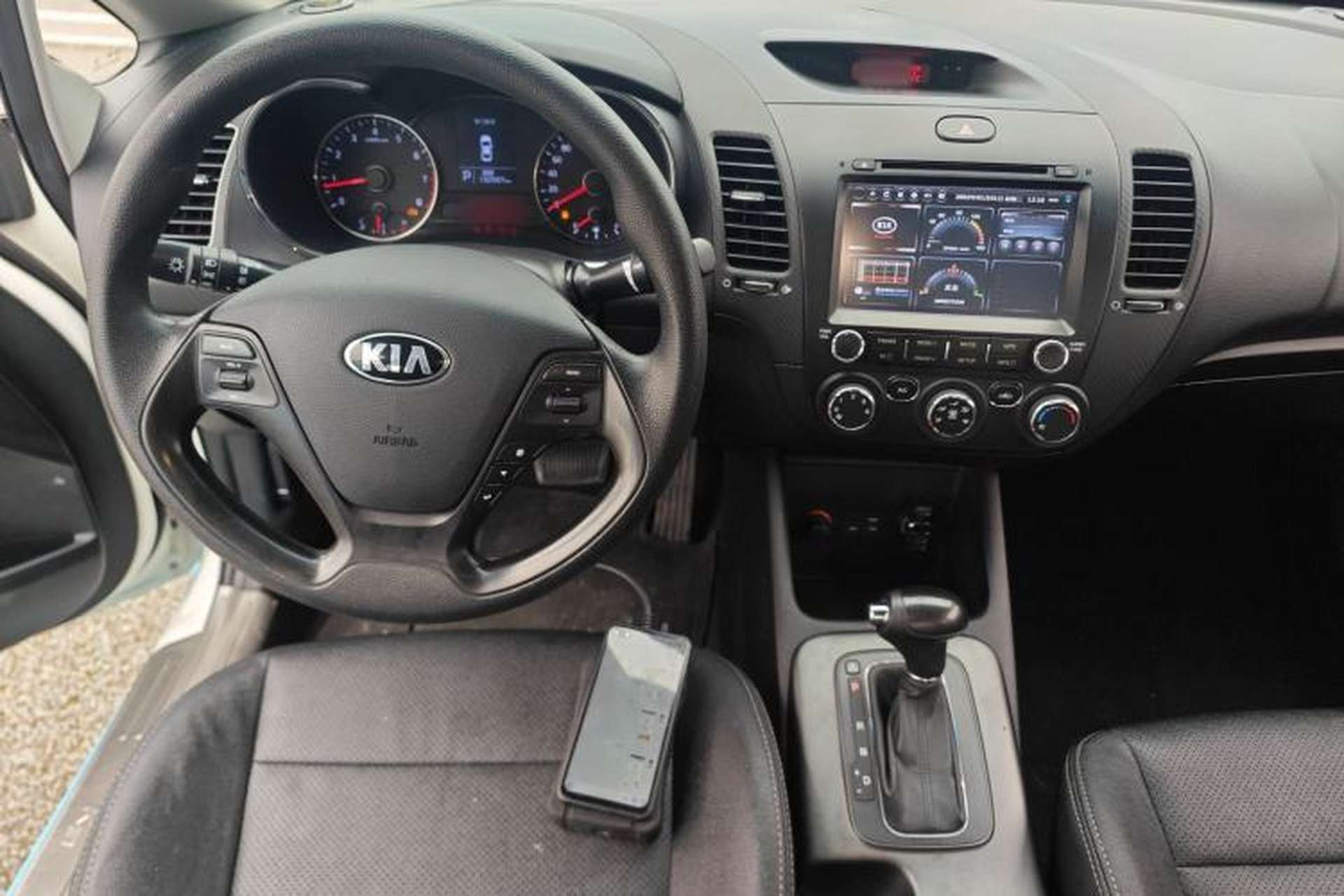 Used Kia K3 2015 1.6L Automatic GL Center Console