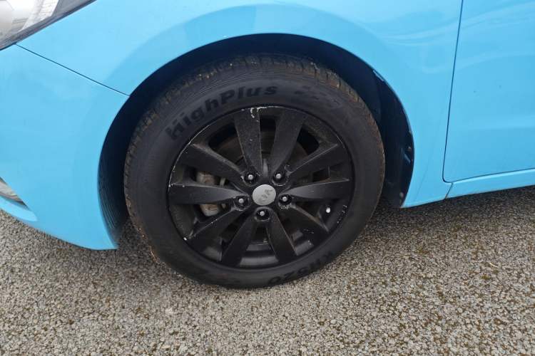 Used Kia K3 2015 1.6L Automatic GL Left Front Wheel Hub