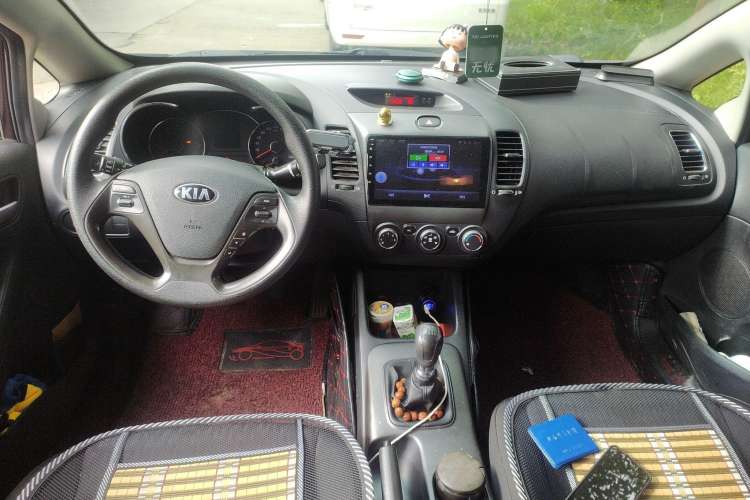 Used Kia K3 2015 1.6L Manual GL Center Console