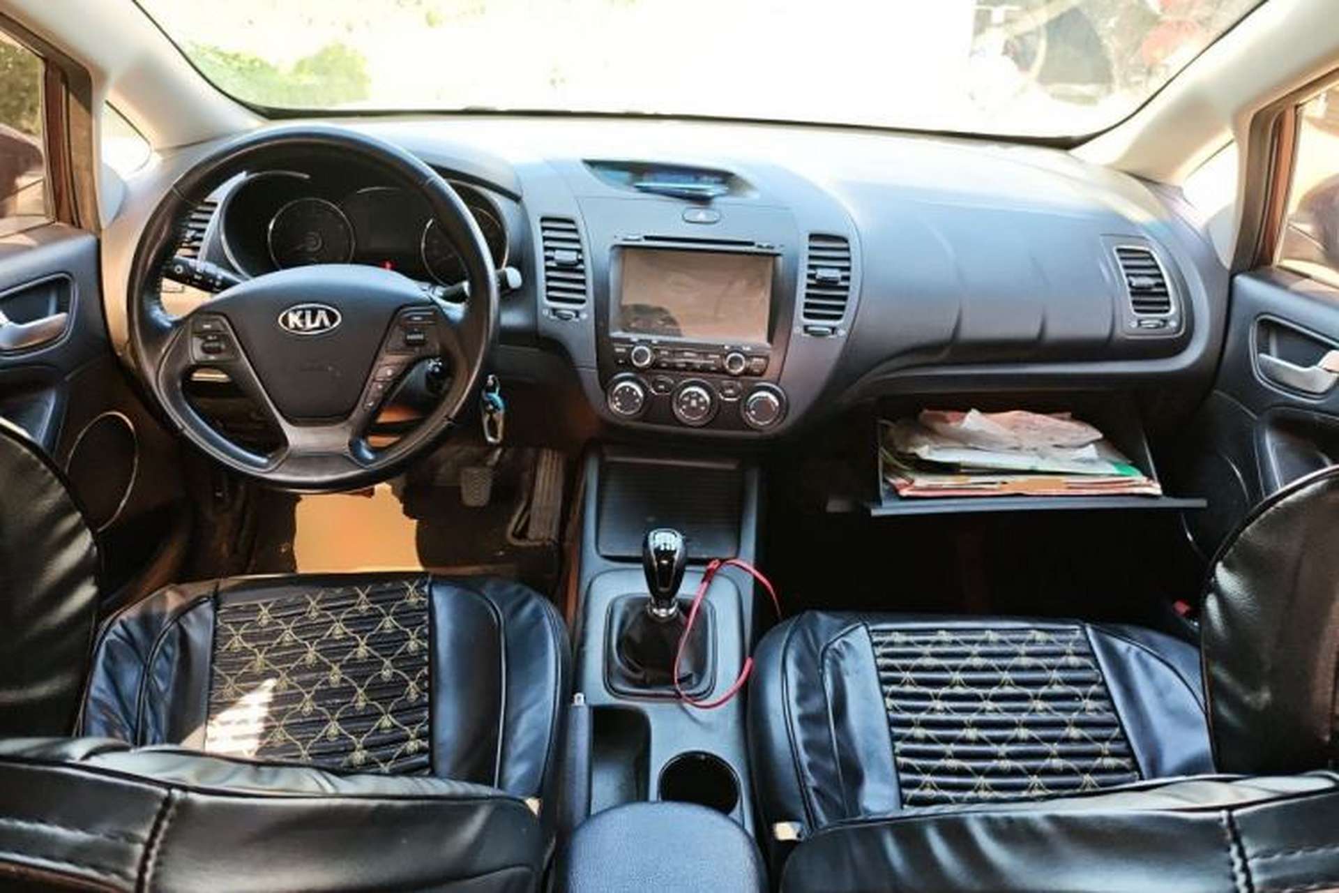 Used Kia K3 2015 1.6L Manual GLS Center Console