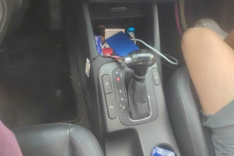 Used Kia K3 2015 1.6L Automatic GLS Gear Lever
